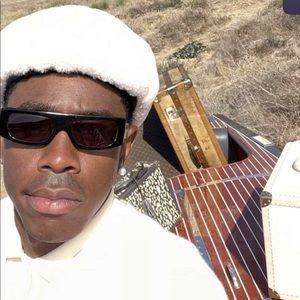 Meet your Posher, Julia